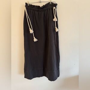 Free People Beach. Roomy elastic waist, long cotton skirt. Size Large.